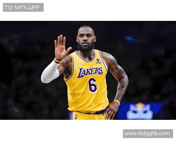 湖人队勒布朗·詹姆斯复出率队逆转爵士，跃居西部第三